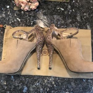 💖Enzo Angiolini cream suede & glitter! 4 1/2” Heels! Gently pre-loved! Size: 7